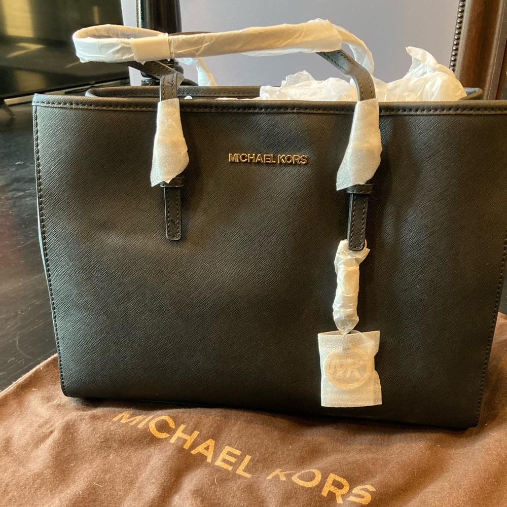 NWT Michael Kors Jet Set Travel Large Black Leather Tote